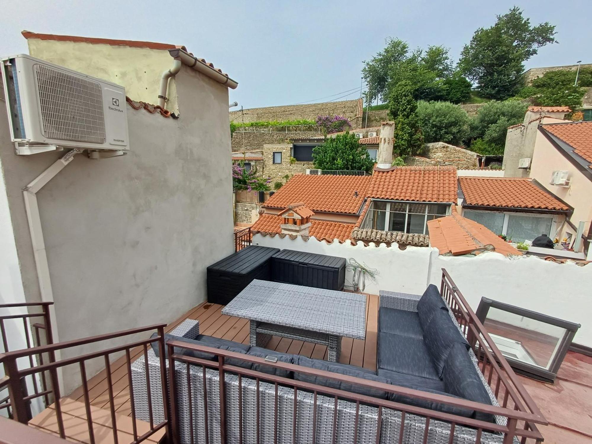 Pirana Exterior foto